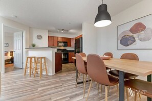 Dining - Light & Airy | Pool | Hot Tub | Pets | Ground LVL (Invermere)