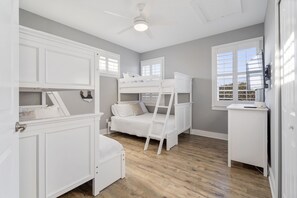 4 bedrooms, WiFi, bed sheets