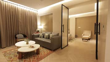 Premium Studio Suite | Egyptian cotton sheets, premium bedding, down comforters, in-room safe