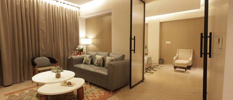 Premium Studio Suite | Egyptian cotton sheets, premium bedding, down comforters, in-room safe