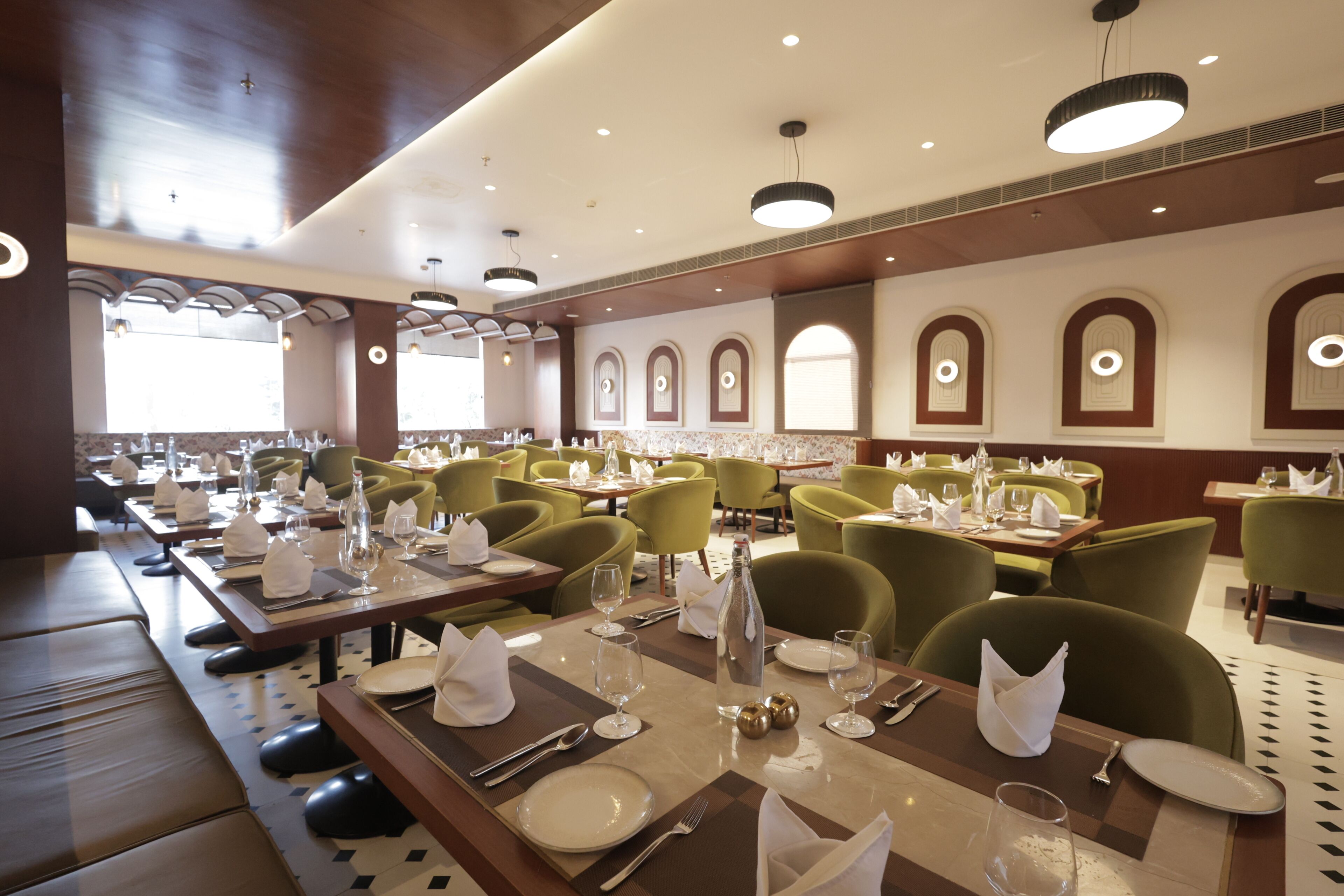 Tägliches Frühstücksbuffet gegen Gebühr