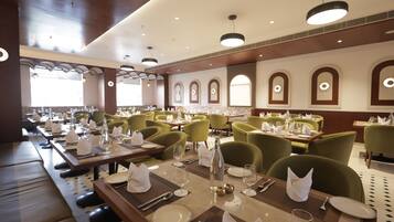 Tägliches Frühstücksbuffet gegen Gebühr