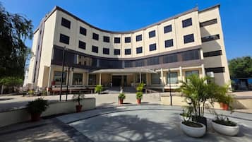 Mặt tiền nơi lưu trú