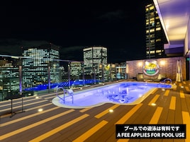Seasonal outdoor pool, open 9:00 AM to 10:00 PM, pool loungers