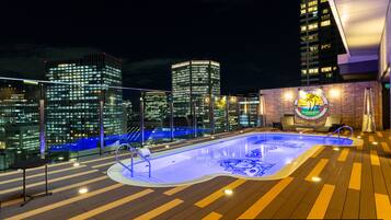 Seasonal outdoor pool, open 9:00 AM to 10:00 PM, sun loungers