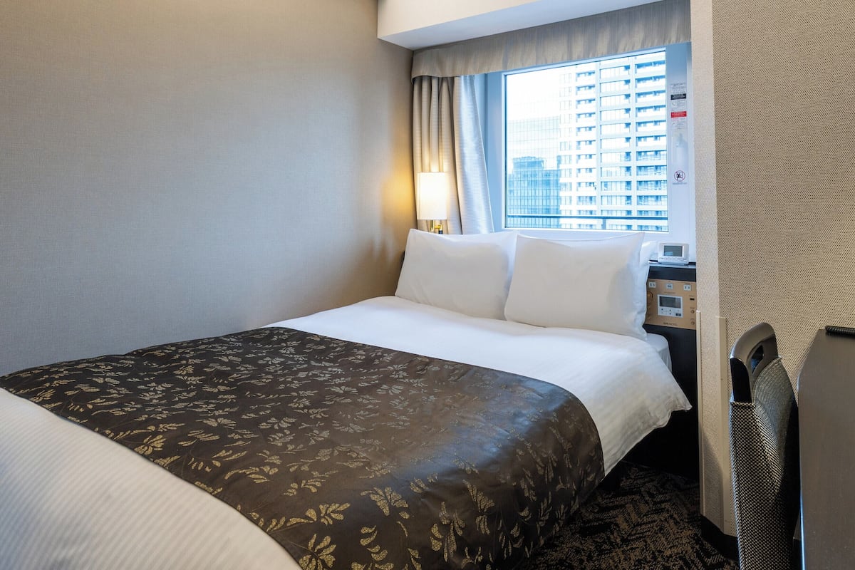 Standardrum - icke-rökare (2 people) | Duntäcken, skrivbord, arbetsyta för laptop och mörkläggningsgardiner