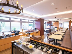 Daily buffet breakfast (JPY 1800 per person) - APA Hotel Haneda Anamori Inari Ekimae (Tokyo)