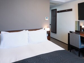 Double Room, Non Smoking | Down comforters, desk, laptop workspace, blackout drapes - APA Hotel Haneda Anamori Inari Ekimae (Tokyo)
