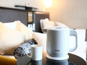 Down comforters, desk, free wired internet - APA Hotel Asakusabashi Ekimae (Tokyo)