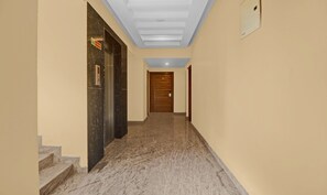 Lobby - Treebo Silver Key, Marathahalli (Bengaluru)