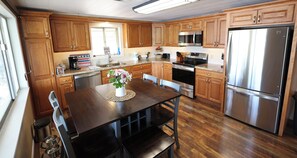 Refrigerador, microondas, horno, placa de cocina