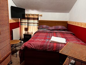 10 bedrooms, WiFi - Blackpool most central point. Every attraction with in 500 yards. (Blackpool)