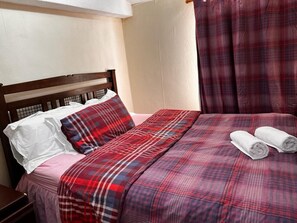 10 bedrooms, WiFi - Blackpool most central point. Every attraction with in 500 yards. (Blackpool)