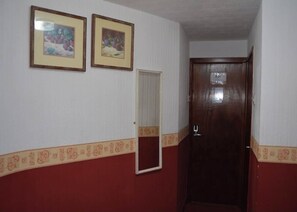 Interior - Blackpool most central point. Every attraction with in 500 yards. (Blackpool)