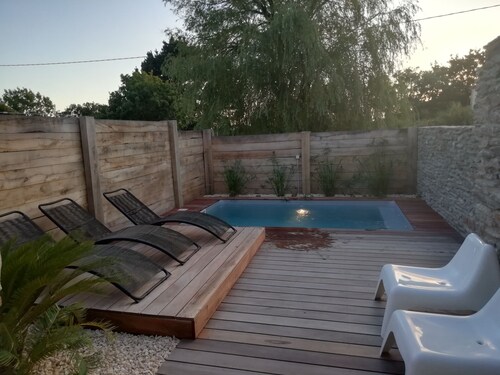 GITE 8 personnes à 15 min à pied de la plage avec piscine et spa