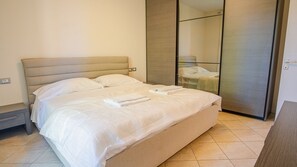 2 chambres, fer et planche à repasser, Wi-Fi gratuit, draps fournis