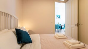 2 slaapkamers, een strijkplank/strijkijzer, gratis wifi, beddengoed