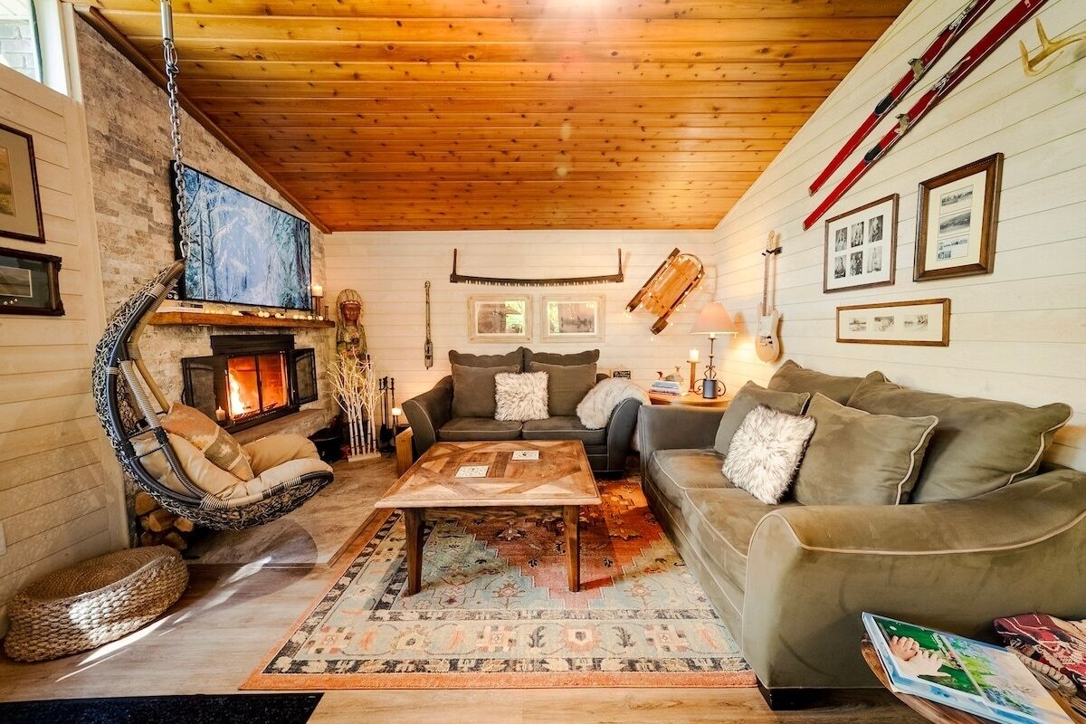 TV, fireplace, DVD player, music library