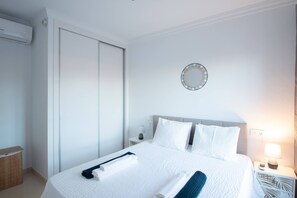 6 slaapkamers, een kluis op de kamer, een bureau