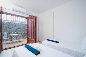 6 slaapkamers, een kluis op de kamer, een bureau