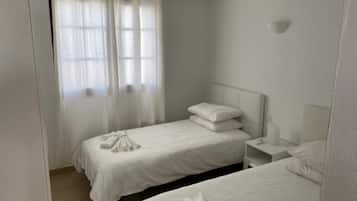 2 bedrooms, desk, iron/ironing board, travel crib