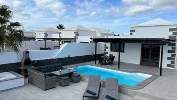 AuĂenpool, beheizter Pool