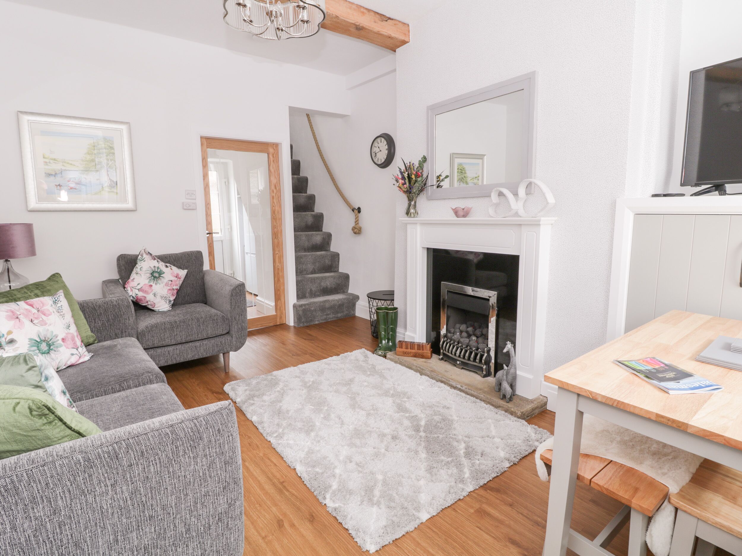 Cottage | Interior