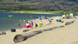 Nær stranden