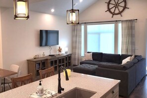 Smart TV, fireplace