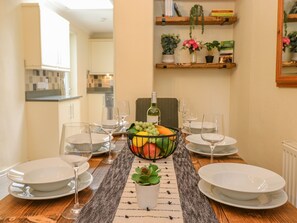 Cottage | Private kitchen | Fridge, dishwasher, electric kettle, toaster