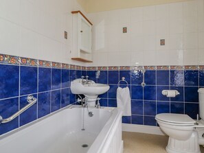 Cottage | Bathroom
