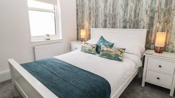Cottage | 3 bedrooms, individually decorated, individually furnished, free WiFi