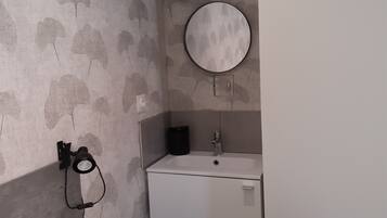 2 makuuhuonetta, vauvan matkasÀnky, ilmainen Wi-Fi