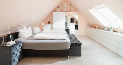 The modern, newly renovated "Aurora" vacation apartment is located in Gartenstrasse