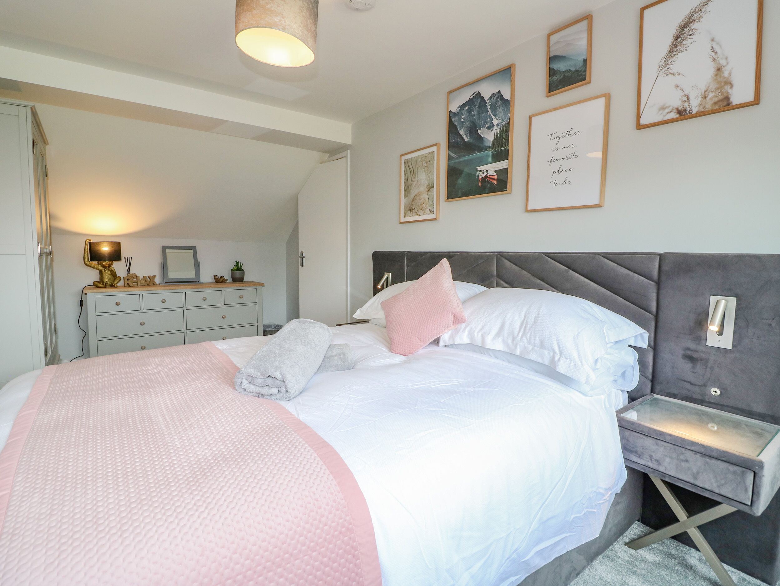 Cottage | 3 bedrooms, individually decorated, individually furnished, free WiFi