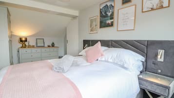 Cottage | 3 bedrooms, individually decorated, individually furnished, free WiFi