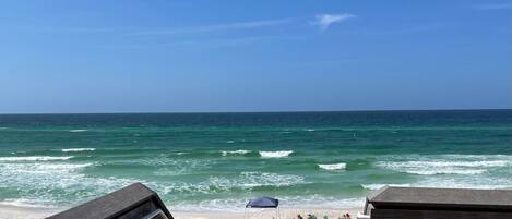 Beach nearby, sun-loungers, beach towels