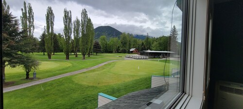 Cozy condo on Glacier View Golf Course, 1 mi to Glacier National Park