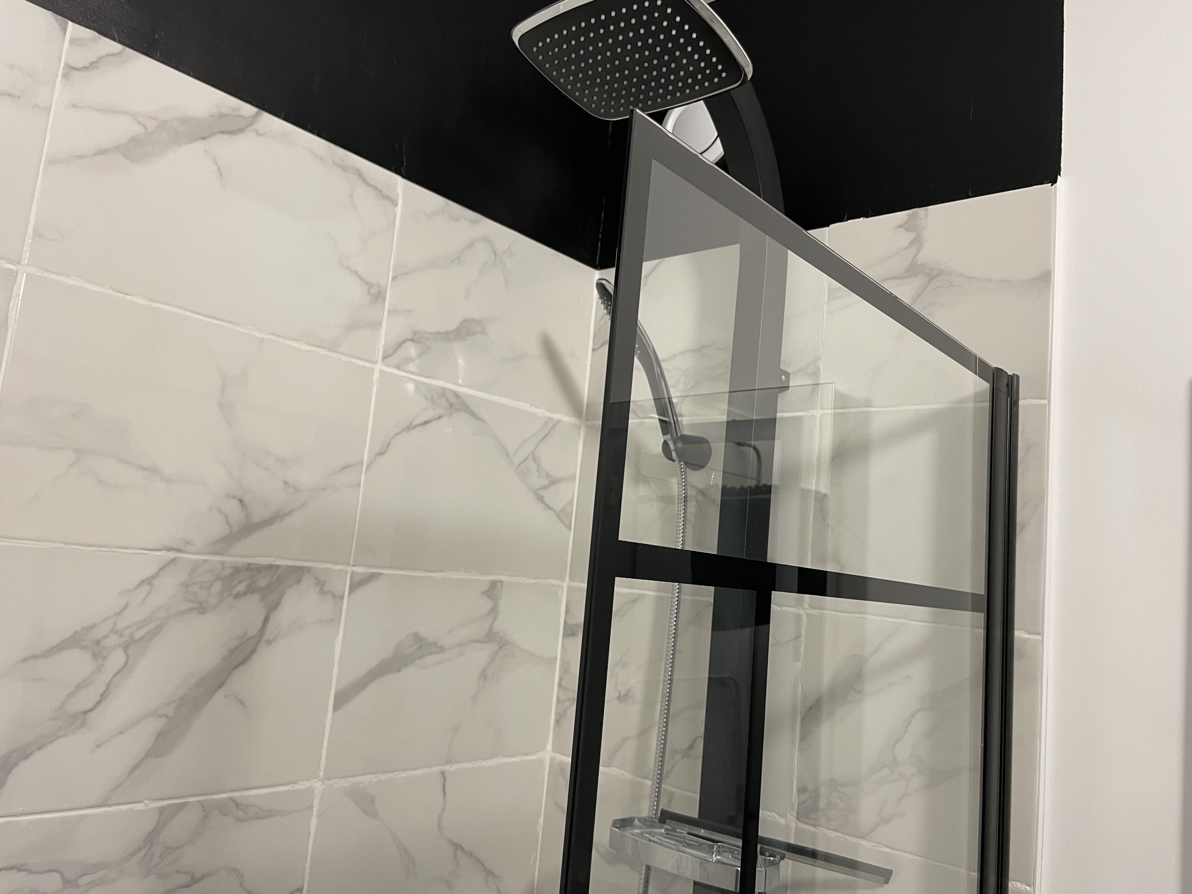 Ensemble baignoire-douche