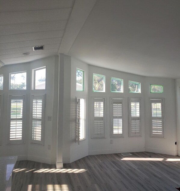 Interior - This house is located 2 miles from Fort Myers Beach, 3 miles from Sanibel, (Fort Myers)