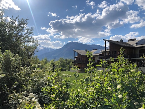 Guillestre T2  avec terrasse, proche des navettes vers les stations du Queyras