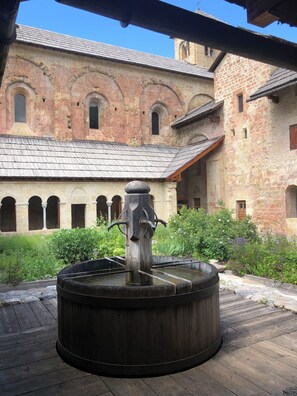 Enceinte de lâhĂ©bergement