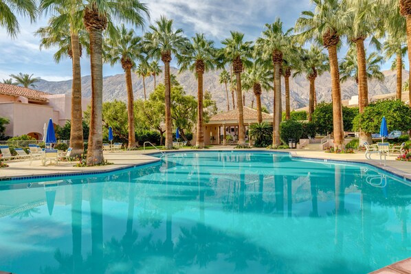 Piscine extérieure, piscine chauffée