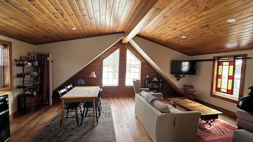 Schoolhouse Loft - Centrally Located in the County in a Quiet Rural Setting