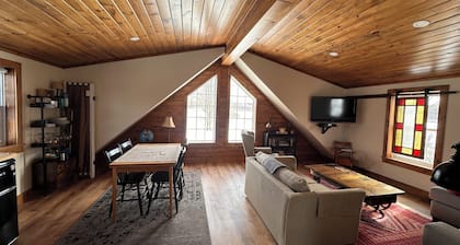 Schoolhouse Loft - Centrally Located in the County in a Quiet Rural Setting