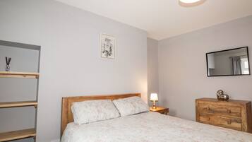 2 bedrooms, individually decorated, individually furnished, free WiFi