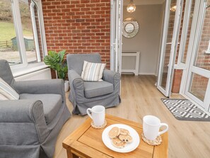 Cottage | Property grounds - Bryn Teg (Oswestry)