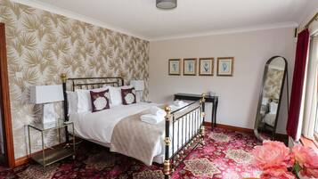 3 bedrooms, individually decorated, individually furnished, free WiFi