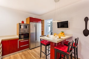 Fridge, microwave, oven, dishwasher