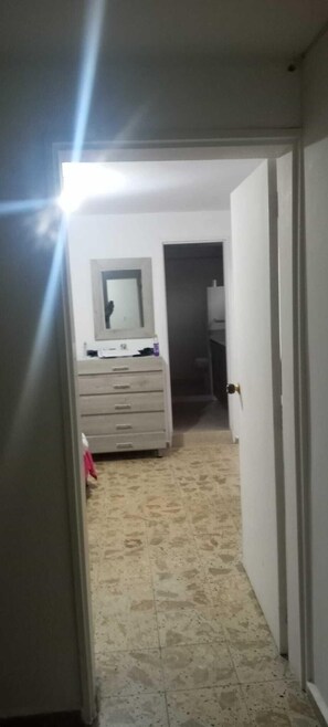 Decoración personalizada, muebles diferentes y escritorio 